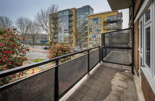 Riverside Apartment | Bright & Modern 4Bed 2Bath 2Mins to Tube