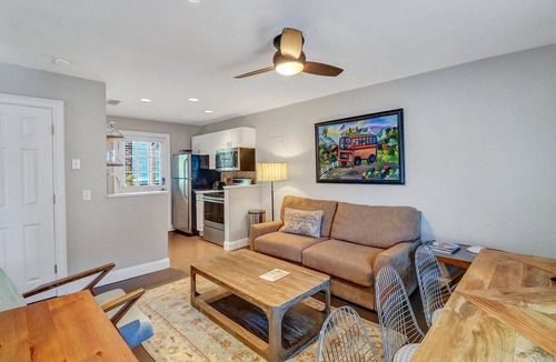 Historic District - North Apartment | Bright, Modern Carriage House off Crawford Square by Lucky Savannah