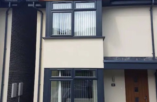 Llanfairfechan House | Bright Modern House in North Wales