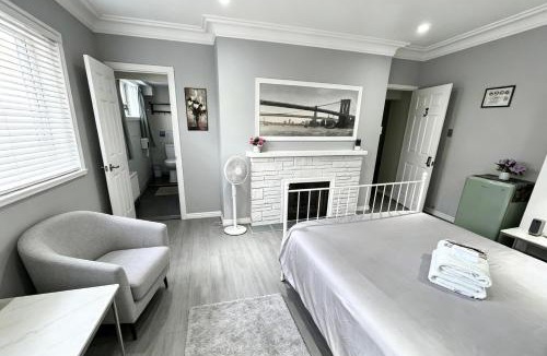 Sullivan House | Bright&Modern Space Perfect for couple and Family Step to public transit in Toronto