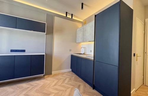 Musicians Quarter Apartment | Bright, modern studio in the heart of the city