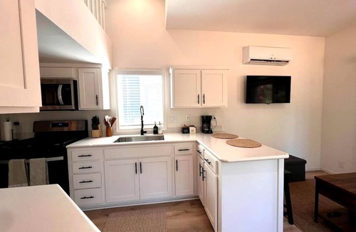 Groveland Cabin | Bright Modern Tiny Retreat with Yoga Dome Near Yosemite, Groveland, California