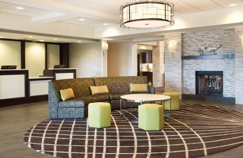 Canonsburg Hotel | Bright & Modern Two-Queen Studio Trio – Great for Family or Work Trips