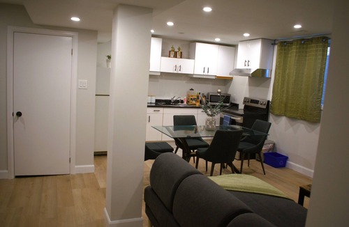 Mississauga Apartment | Bright Modern Walkout Basement Suite 8ft Ceilings
