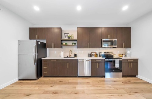 Tekamah Apartment | Bright New 2BR in Tekamah at Tiger Town