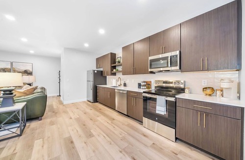 Tekamah Apartment | Bright New 2BR in Tekamah at Tiger Town