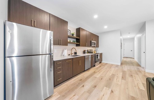 Tekamah Apartment | Bright New 2BR in Tekamah at Tiger Town