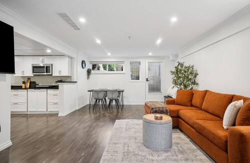 Burnaby House | Bright, New & Spacious 1 Bedroom Suite! Family friendly & central to shopping.