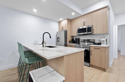 Southwest Calgary House | Bright/New & Spacious 3BR/2BA – Central Location
