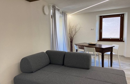 Saint-Pierre Apartment | Bright Newly Renovated Apartment Cir Vda Saint-Pierre 0014