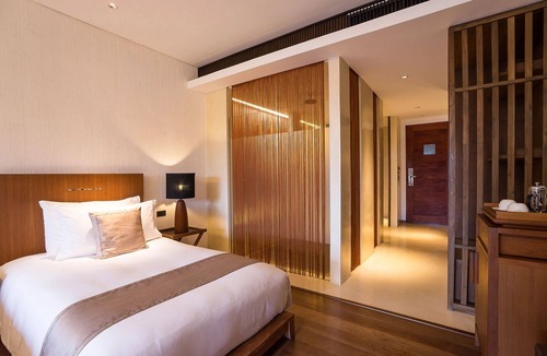 Bophut Hotel | Bright Ocean View Stay near Bophut Beach & Fisherman’s Village