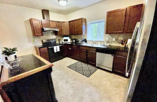 Haller Lake House | Bright Peaceful Private Room in North Seattle Great Transit Access