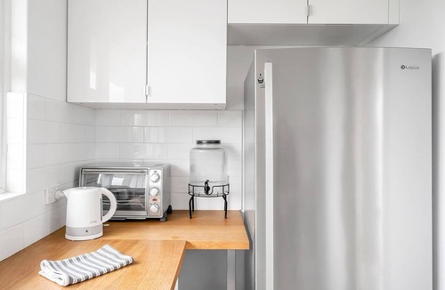 Manly Apartment | Bright & Peaceful Top-Floor Retreat with Harbour Views