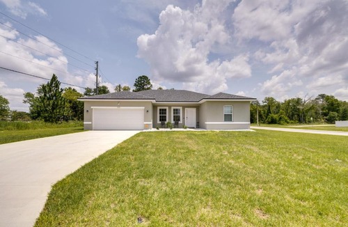 Ocala House | Bright, Pet-Friendly Home: 16 Mi to Downtown Ocala
