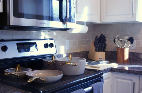 Village of Cottage Grove House | Bright, Private 3BR Duplex Unit with Parking in Cottage Grove