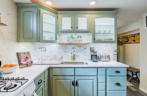 West New Haven Apartment | Bright, private stay with everything you need for a comfortable visit. Enjoy a cozy bed, private bath, and peaceful atmosphere in a centrally located home, perfect for relaxing after a day out. Easy access to local spots, dining, and transit.