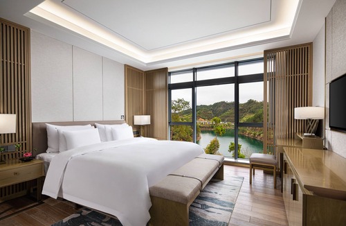 Chun'an Hotel | Bright QiandaoLake Resort