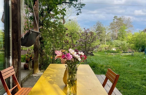 Utting am Ammersee Apartment | Bright, quiet apartment with terrace and large natural garden. Lake and train station nearby