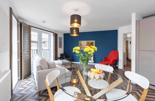 Gifford Apartment | Bright remote work haven | Close to Arthur's Seat & Holyrood Palace | 2 bedrooms