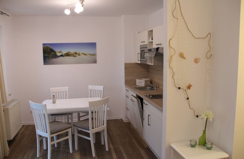 Ostseebad Kuhlungsborn Apartment | Bright renovated apartment 350m to the beach