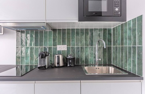 Chartrons Apartment | Bright renovated studio in Chartrons · fast wifi