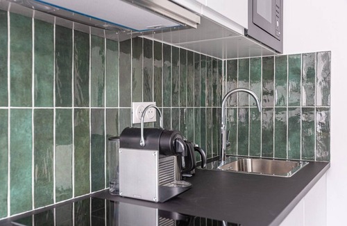 Chartrons Apartment | Bright renovated studio in Chartrons · fast wifi