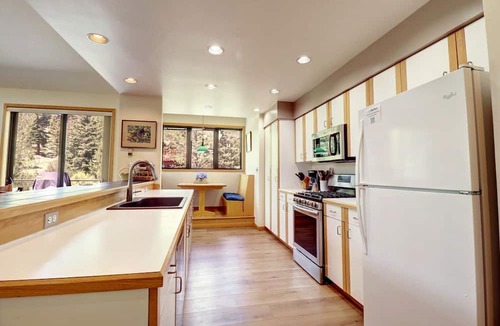 Keystone Cabin | Bright Retreat with New Equipped Deck in Dillon, Colorado
