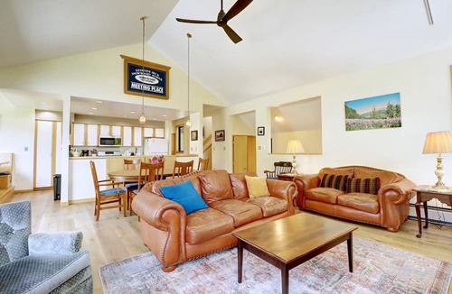 Keystone Cabin | Bright Retreat with New Equipped Deck in Dillon, Colorado