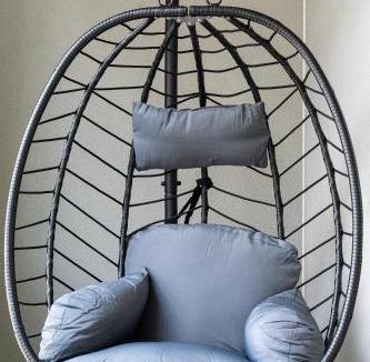 Smichov Apartment | Bright Royal Elegance