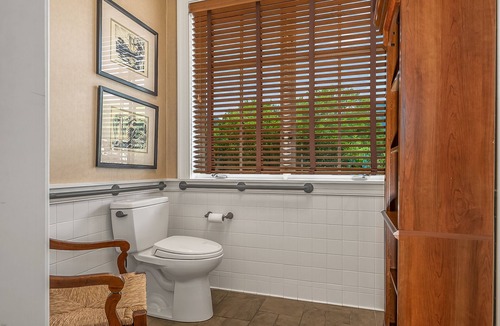 Mill Spring Cabin | Bright's Creek Double Queen with Deck and pet friendly-Near TIEC, Hendersonville