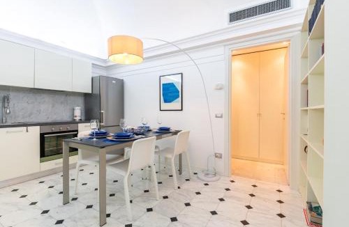 Cavi Apartment | Bright Sea View Home, Steps from the Beach