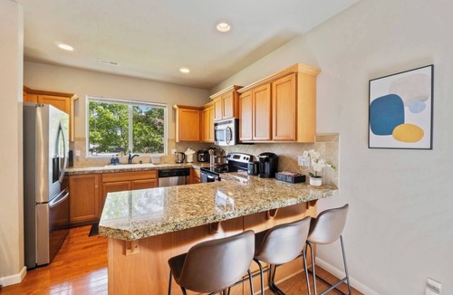 White Center House | Bright Seattle Getaway | Close to Airport & Alki