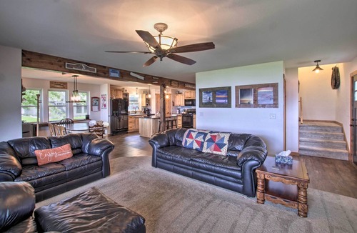 Cecil House | Bright Shawano Lake Oasis - Walk to Boat Launch!
