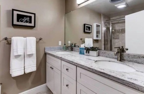 South San Francisco House | BRIGHT SPACIOUS NEWLY RENOVATED CLEAN COZY