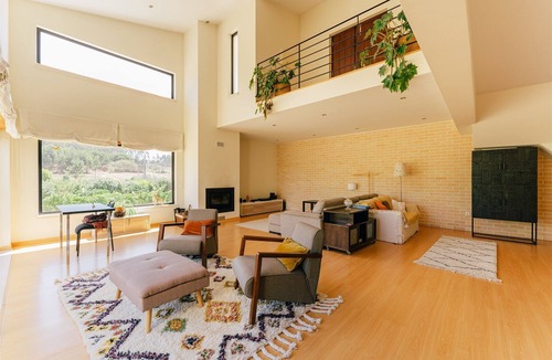 Outeiro da Cabeca Villa | Bright, Space and Comfort Home in the village