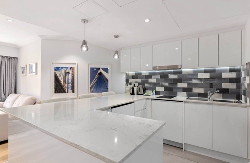 Darling Harbour Apartment | Bright & Spacious 1-Bed in Vibrant Sydney