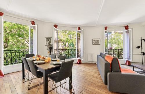 Clignancourt Apartment | Bright & Spacious 1BR in Montmartre - Paris 18