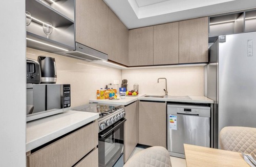 Downtown Dubai Apartment | Bright & Spacious 2BR in Paramount Business Bay