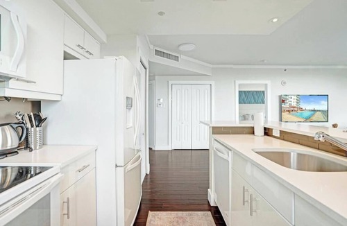 Coconut Grove Apartment | Bright Spacious 2BR Miami Retreat Balcony View
