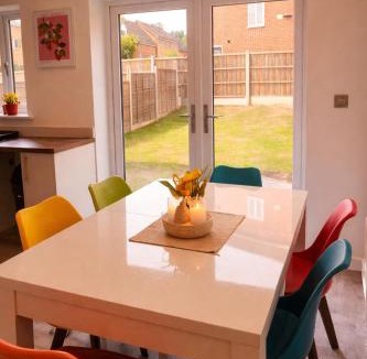 Rotherham House | Bright & Spacious 3-Bed Rotherham Home Ideal for Families or Contractors