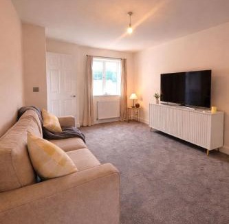 Rotherham House | Bright & Spacious 3-Bed Rotherham Home Ideal for Families or Contractors