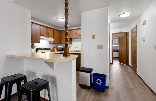 Bellevue Apartment | Bright + Spacious Apartment with King Bed and Workspace