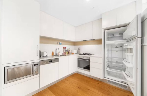 Macquarie Park Apartment | Bright & Spacious 1BR w/Pool, Gym, Metro in MQ