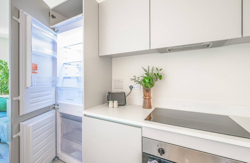 Birmingham City Centre Apartment | Bright & Spacious Central Birmingham 1 Bed Flat