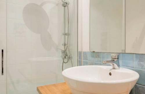 San Felipe Neri Apartment | Bright Spacious Cozy Apt in Historic Malaga Shops