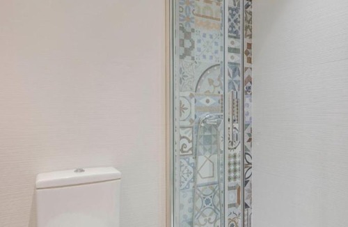 San Felipe Neri Apartment | Bright Spacious Cozy Apt in Historic Malaga Shops