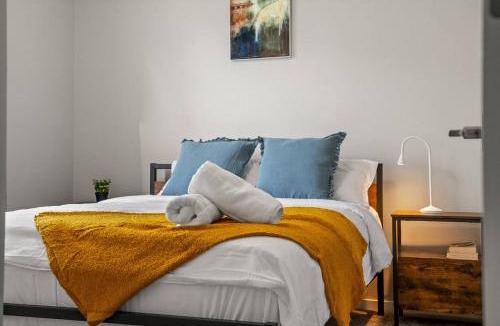 Southwest Calgary House | Bright & Spacious Family Retreat