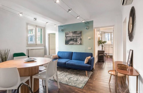Santa Maria Novella Apartment | Bright & Spacious Florence Apartment Walk to Duomo Ideal for Families