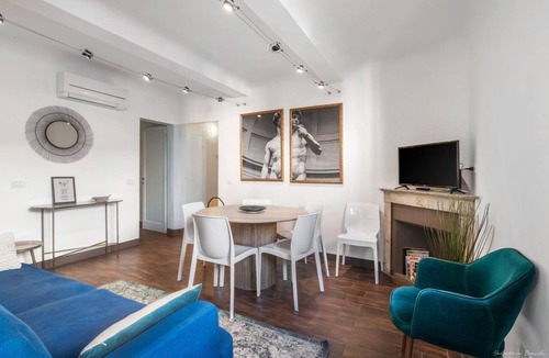 Santa Maria Novella Apartment | Bright & Spacious Florence Apartment Walk to Duomo Ideal for Families