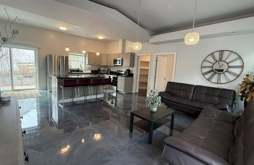 Springfield Condo | Bright & Spacious New 3BR Retreat Private Entrance Near DC & Pentagon